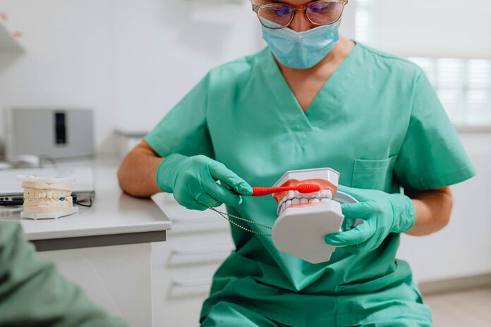 Signs You're Brushing Your Teeth in the Wrong Way, and 4 Ways to Solve It